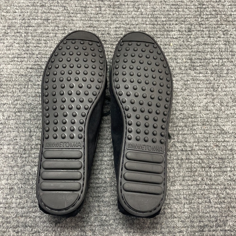 Minnetonka Men’s Black Moccasins (2918) - Picture 5 of 6